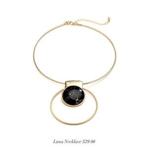 Just Jewelry Luna Necklace. Omega chain goldtone, black faux stone